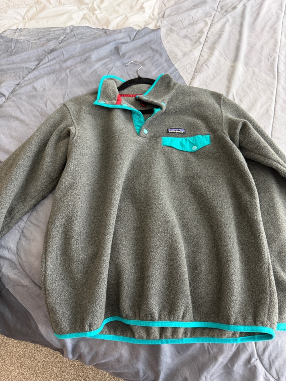 Patagonia Men’s Gray Fleece Pullover with Teal Trim synchilla teal size medium